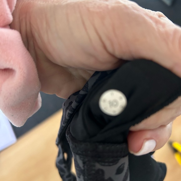 Lululemon Energy Bra Black and Gray Size 10 - Picture 3 of 3